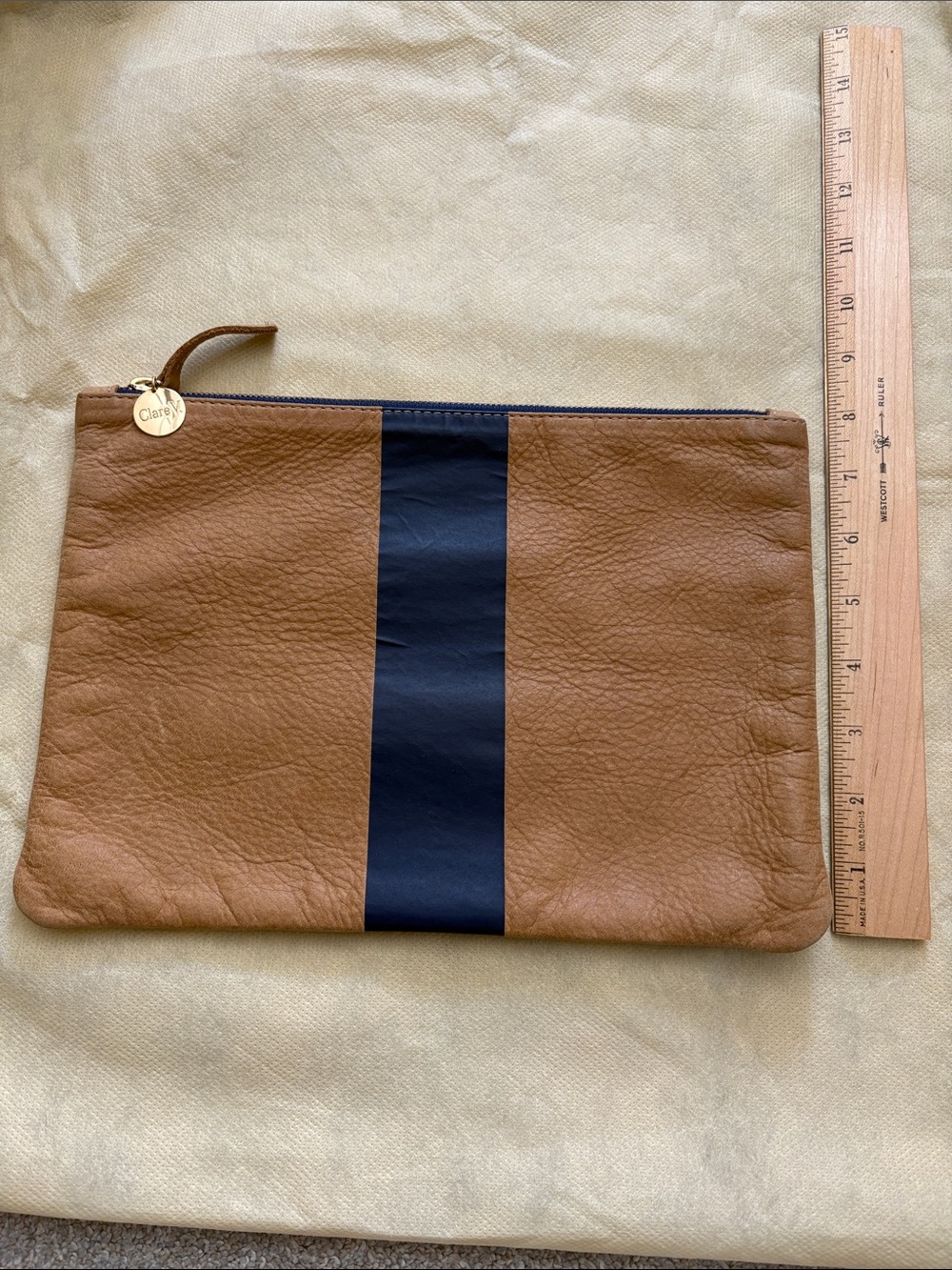Clare V flat clutch